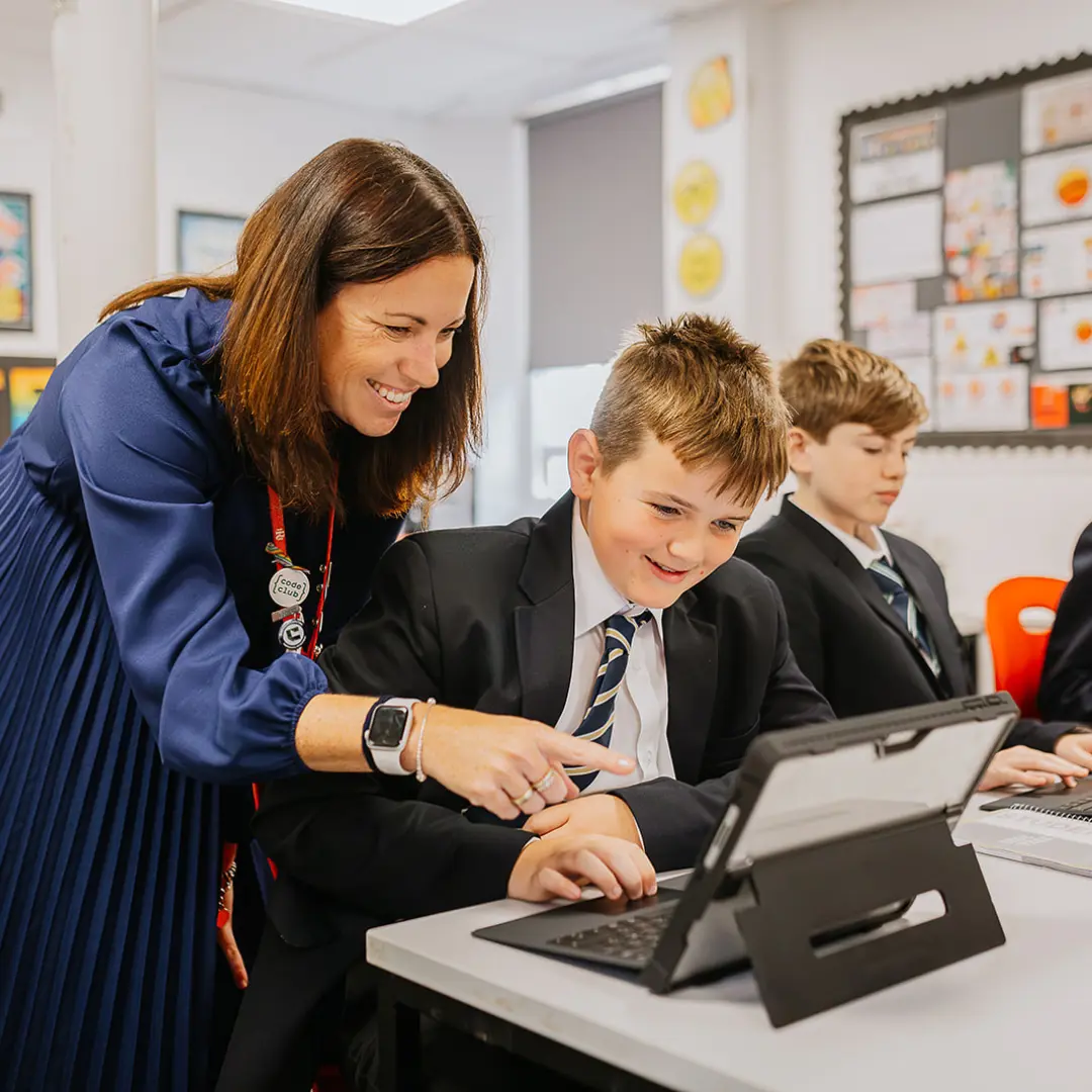 Teacher and Student in an IT lesson at Radnor House Sevenoaks